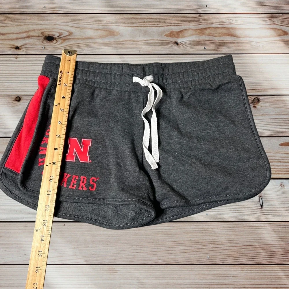 NEW Nebraska Cornhuskers Shorts‎ Womens S Gray Captivating Comfy Lounge Fleece
